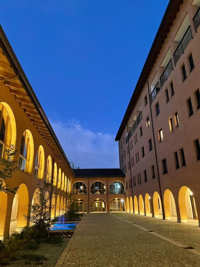 Corte Milano Hostel *